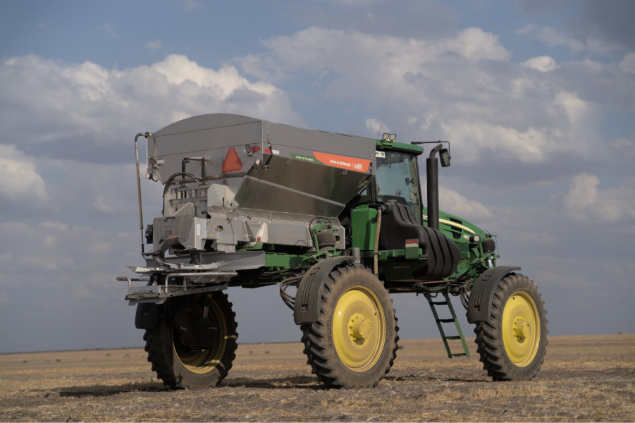 Distribuição de fertilizantes com a Amazone/MP Agro.